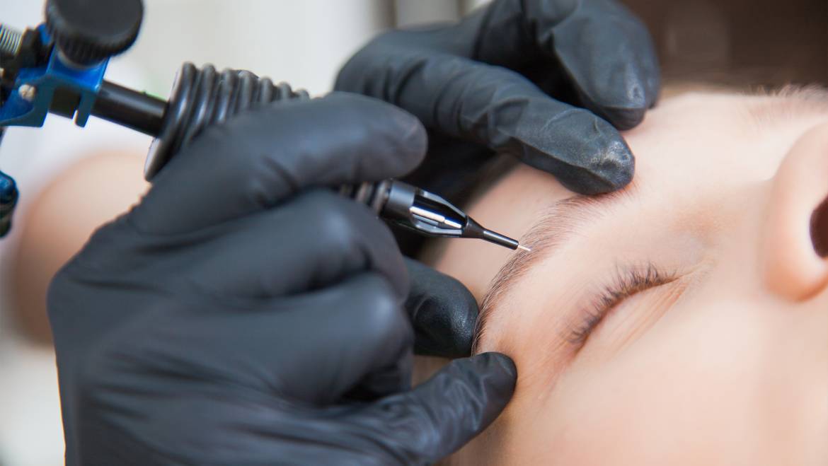 microblading eyebrows